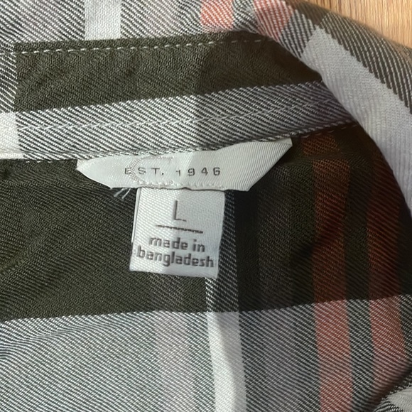 Womens button up tunic shirt. Size large. - Picture 3 of 8